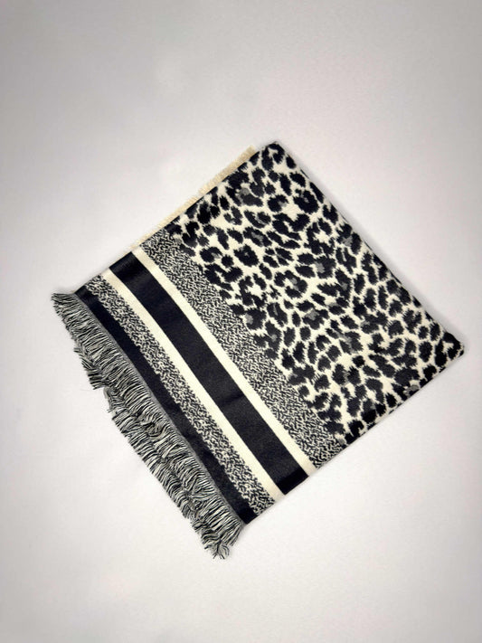 Winter Scarve with animal prints