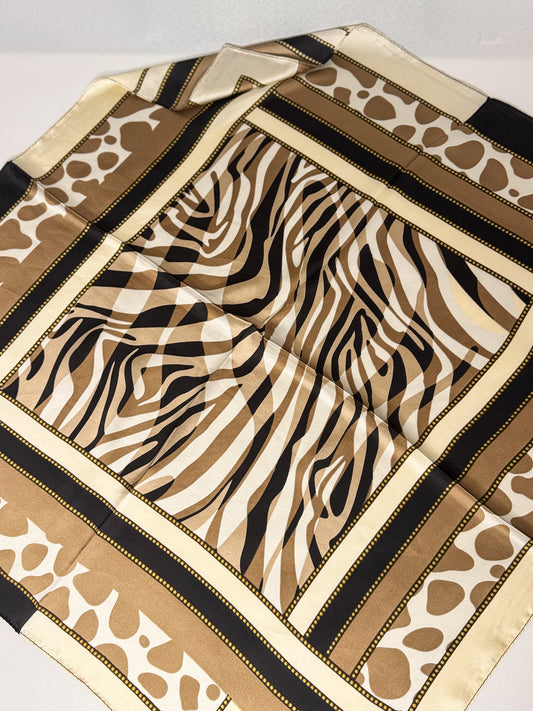 Scarve with animal prints