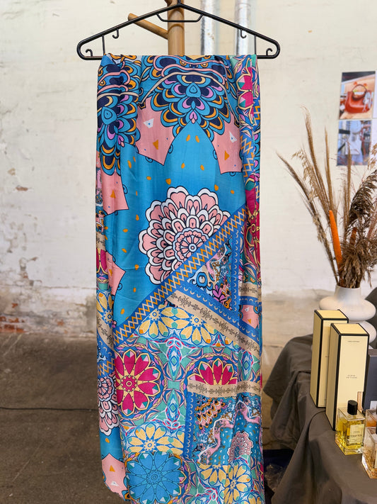 Scarve with blue ornaments