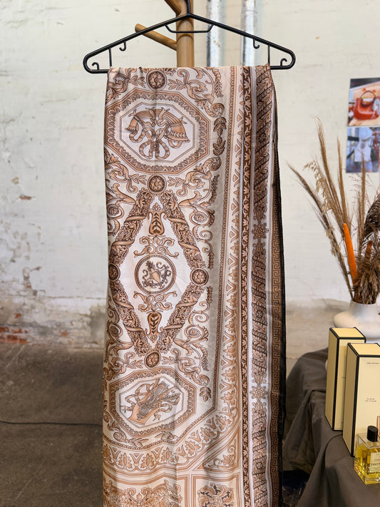 Scarve with light brown ornaments