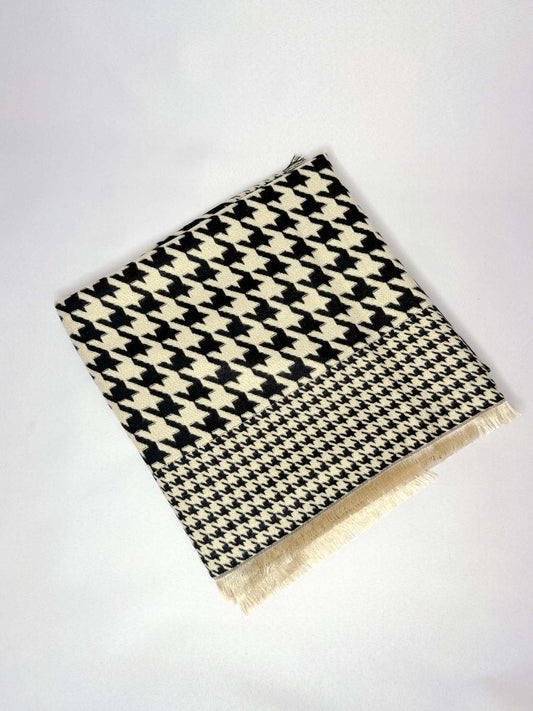 Winter scarve with ornaments